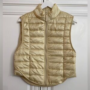 Joy Lab Women’s Sz XS Lightweight Puffer Vest Cream Zip Up Zippered Pockets